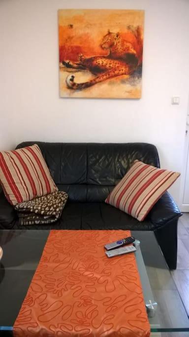 Toll Apartment Mit Privatem Eingang Free Parking Slbst Check-In Netflix 30 Zone Ruhig Duisburg Exterior foto