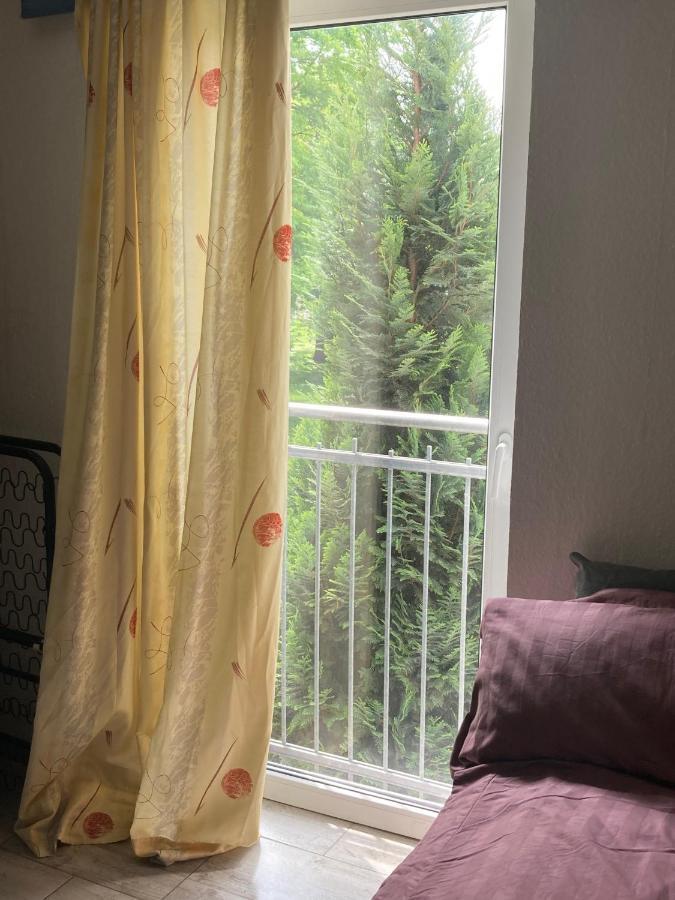 Toll Apartment Mit Privatem Eingang Free Parking Slbst Check-In Netflix 30 Zone Ruhig Duisburg Exterior foto